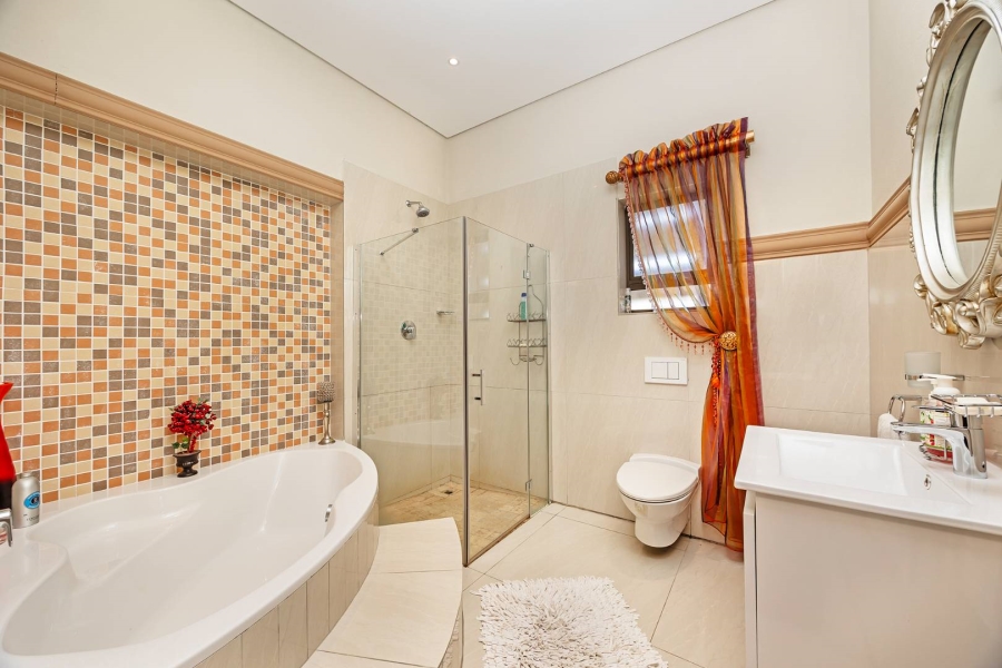 8 Bedroom Property for Sale in Baronetcy Estate Western Cape